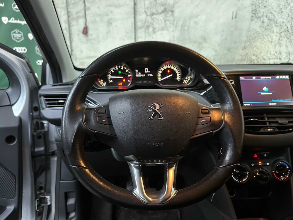 Peugeot 208 1.2 PureTech Allure 82 PS 2017, RL-064-L