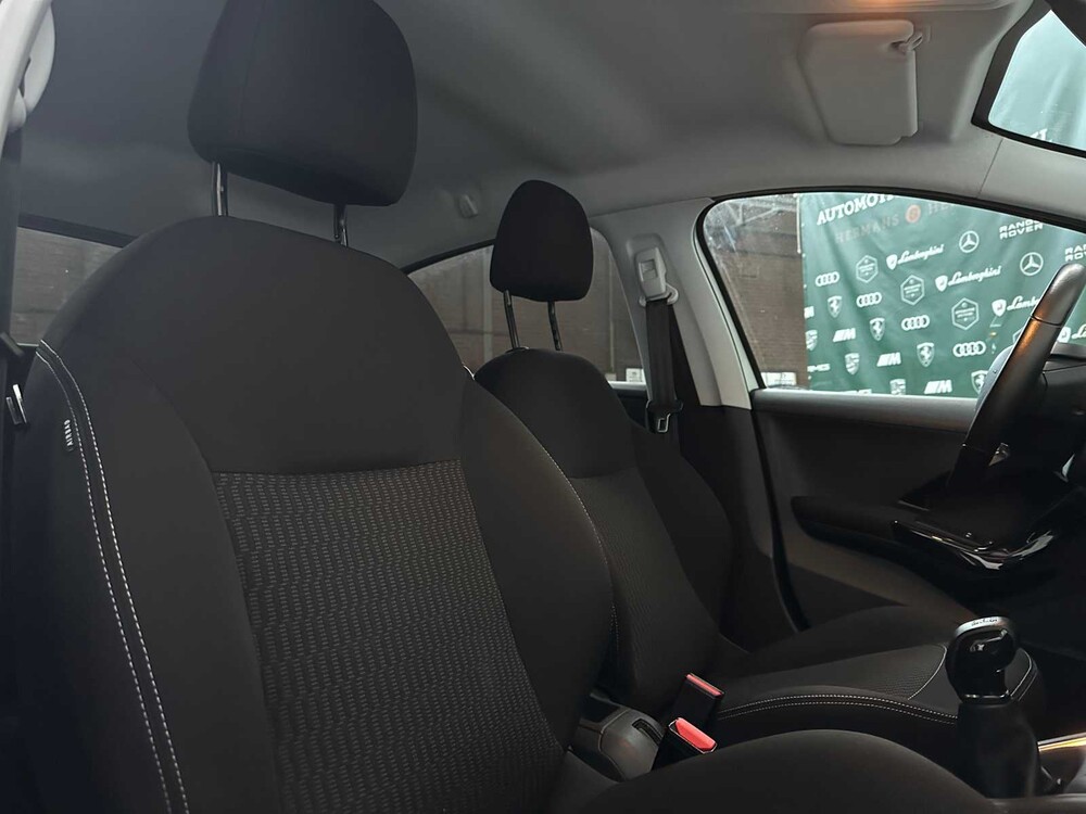 Peugeot 208 1.2 PureTech Allure 82 PS 2017, RL-064-L
