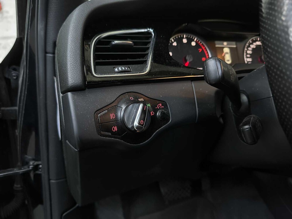 Audi A4 Limousine 2.0 TFSI quattro Pro Line S 211 PS 2010 (Org-NL), 77-LXF-2