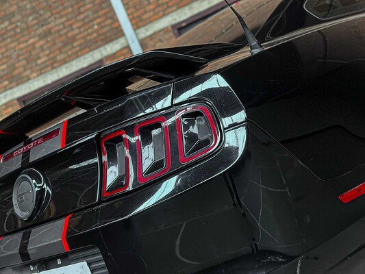 Ford Mustang GT 5,0 V8 416 PS 2013 -Schaltfach-