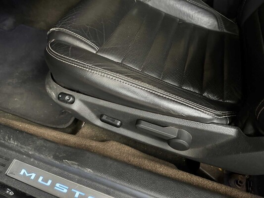 Ford Mustang GT 5,0 V8 416 PS 2013 -Schaltfach-