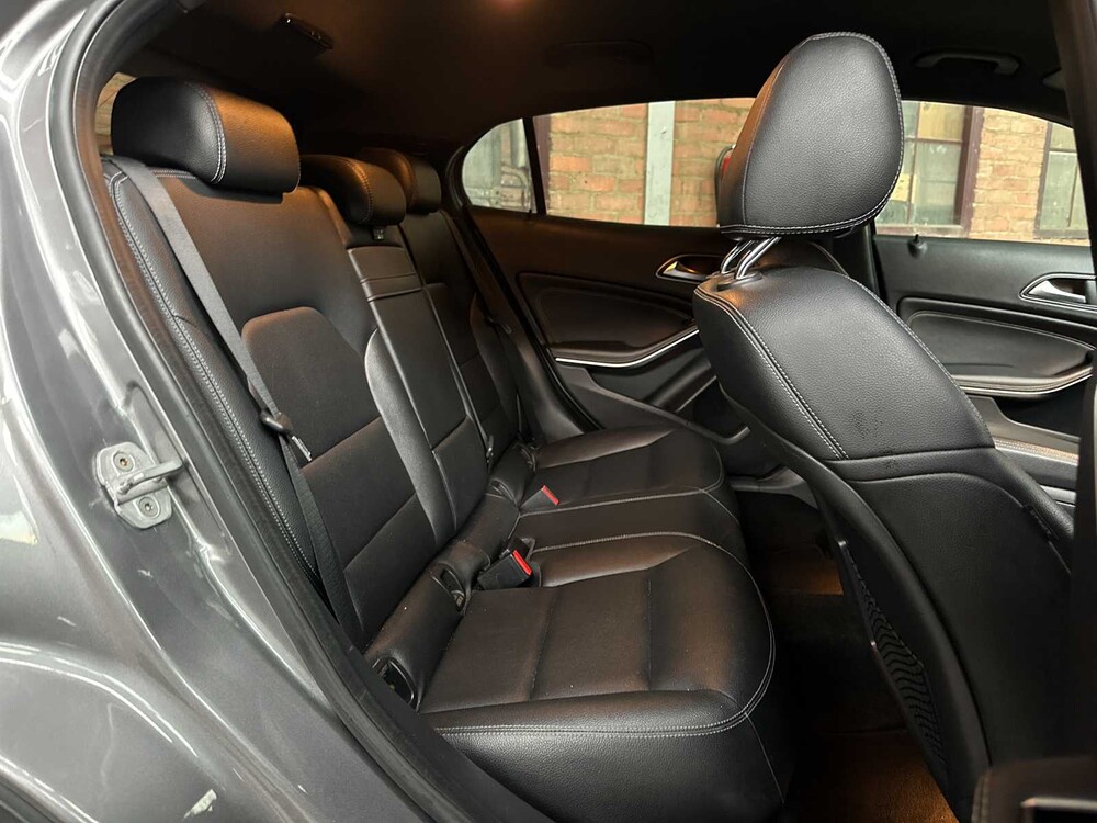 Mercedes-Benz GLA200 CDI Ambition 136pk 2015 GLA-klasse, N-761-BJ