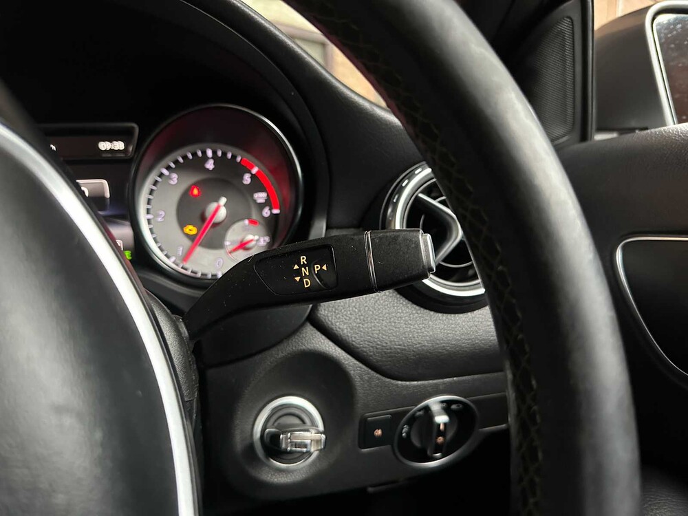 Mercedes-Benz GLA200 CDI Ambition 136pk 2015 GLA-klasse, N-761-BJ