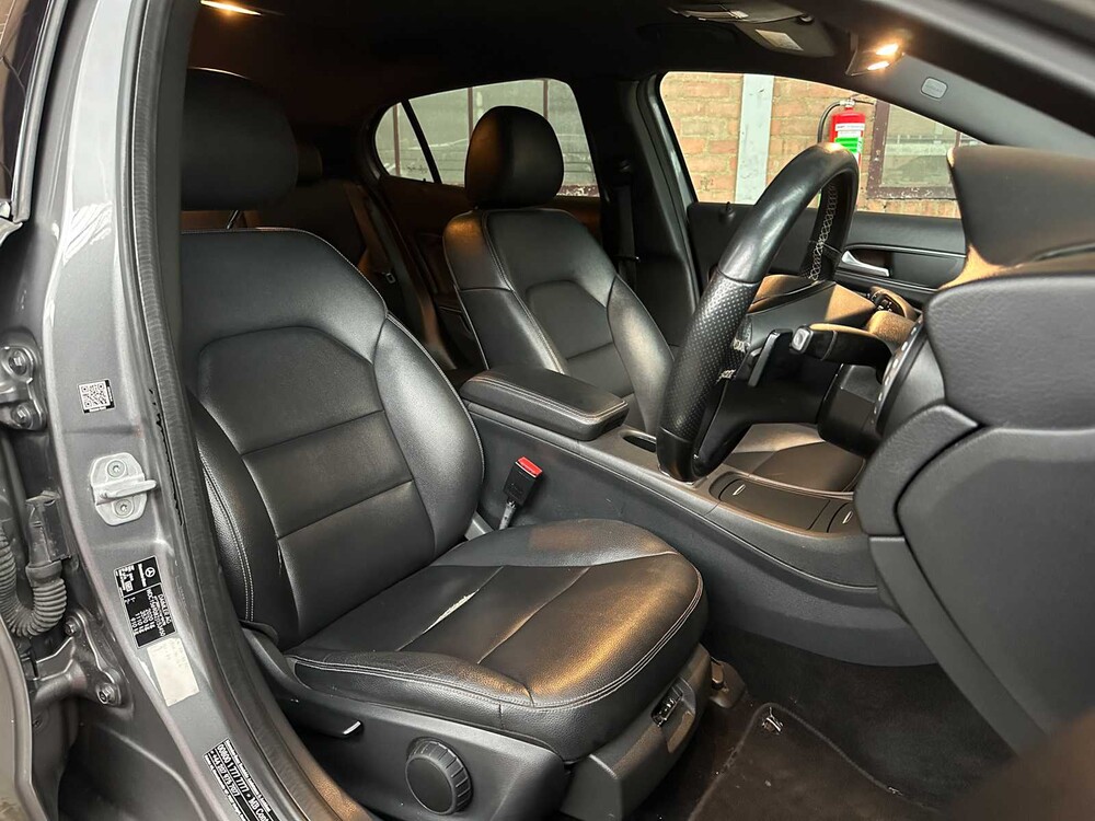 Mercedes-Benz GLA200 CDI Ambition 136hp 2015 GLA-class, N-761-BJ