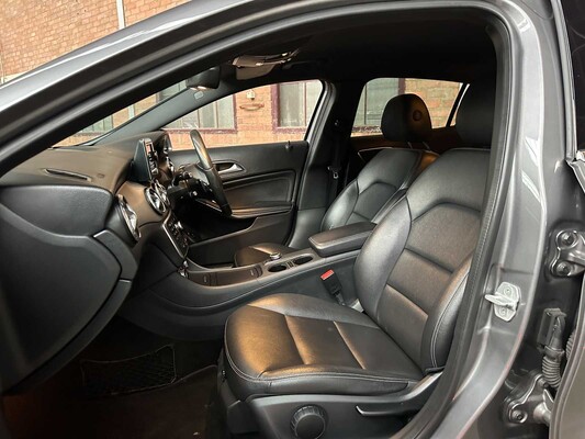 Mercedes-Benz GLA200 CDI Ambition 136pk 2015 GLA-klasse, N-761-BJ