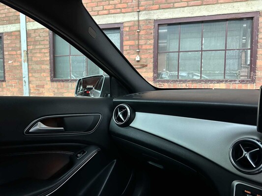 Mercedes-Benz GLA200 CDI Ambition 136hp 2015 GLA-class, N-761-BJ