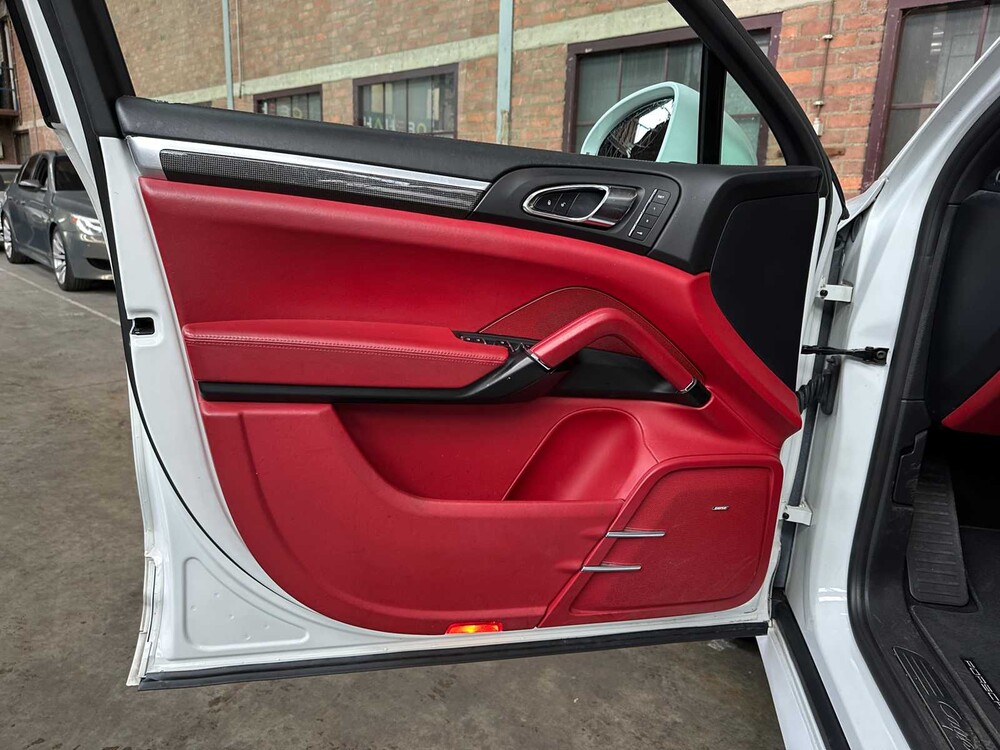 Porsche Cayenne 3.6 V6 300hp 2015