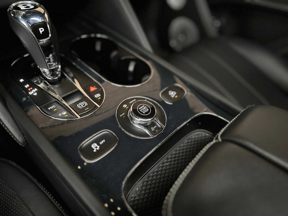 Bentley Bentayga 4.0 V8 First-Edition 550pk 2021