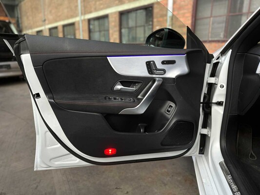 Mercedes-Benz CLA250 e AMG Limited Business Solution 160hp 2020 CLA-class Shooting Brake Plug-In Hybrid, J-472-VN