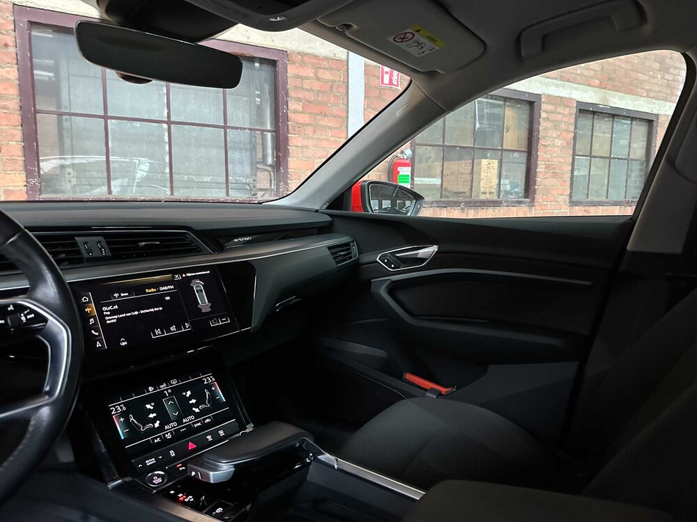 Audi e-tron 50 Quattro Edition 71 kWh 313 PS 2020 (Original-NL), J-388-LL