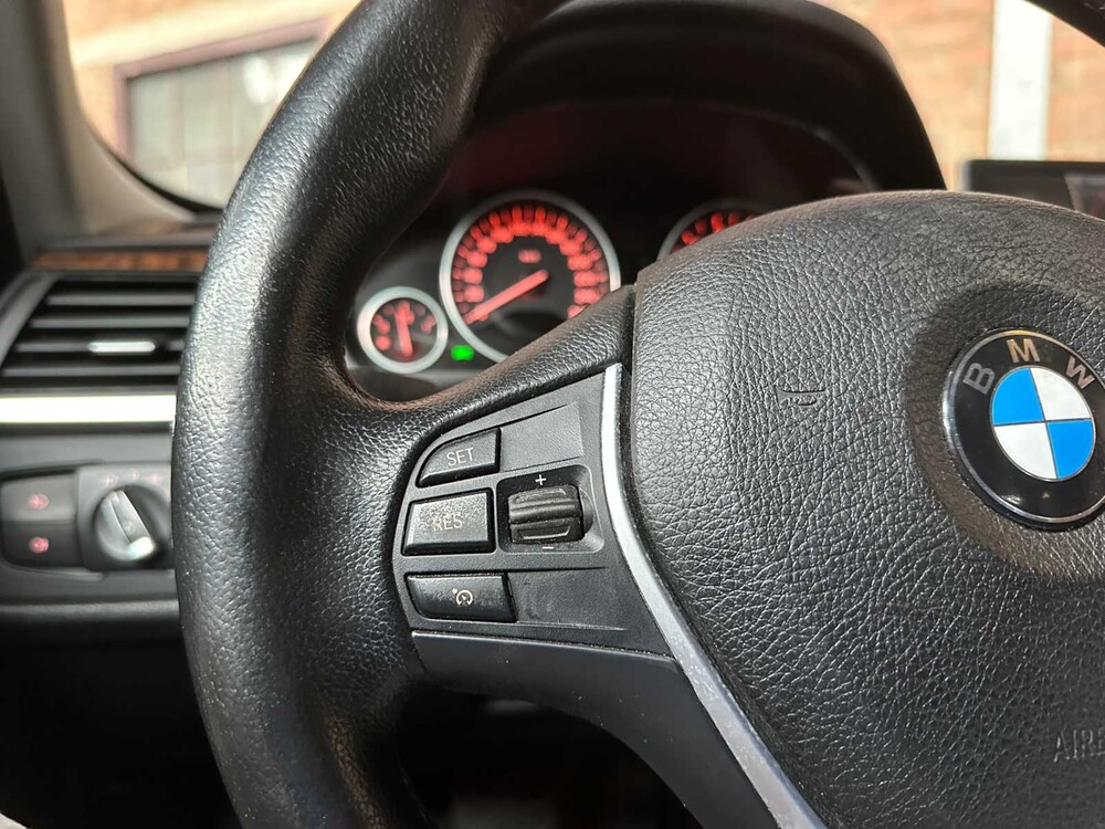 BMW 320i High Executive 184 PS 2012 3er, 75-XGB-4