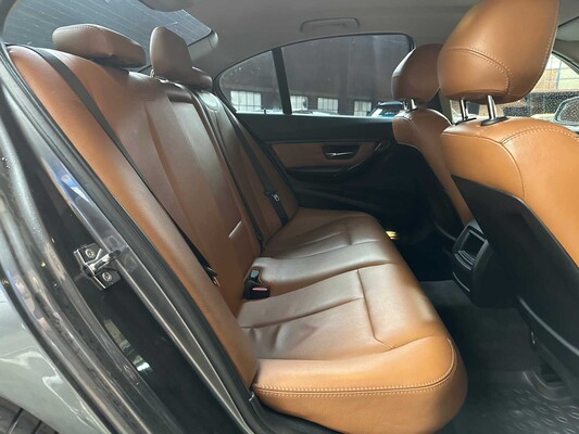 BMW 320i High Executive 184 PS 2012 3er, 75-XGB-4