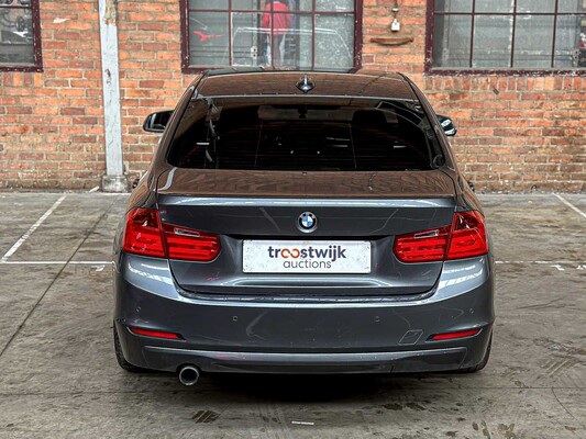 BMW 320i High Executive 184 PS 2012 3er, 75-XGB-4