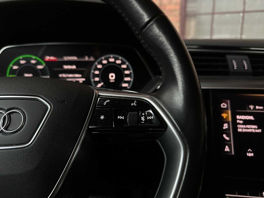 Audi e-tron 50 Quattro Edition 71 kWh 313pk 2020 (Origineel-NL + 1e Eigenaar), J-904-HF