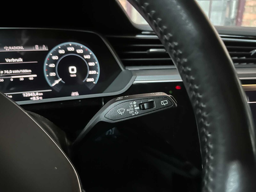 Audi e-tron 50 Quattro Edition 71 kWh 313pk 2020 (Origineel-NL + 1e Eigenaar), J-904-HF