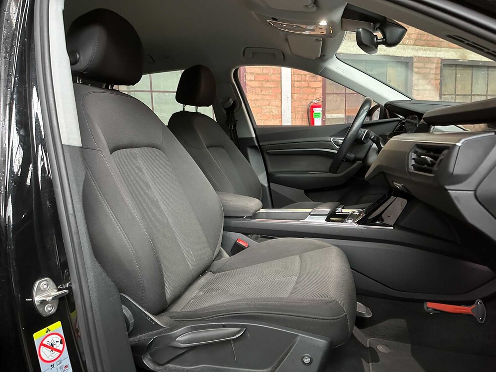 Audi e-tron 50 Quattro Edition 71 kWh 313pk 2020 (Origineel-NL + 1e Eigenaar), J-904-HF