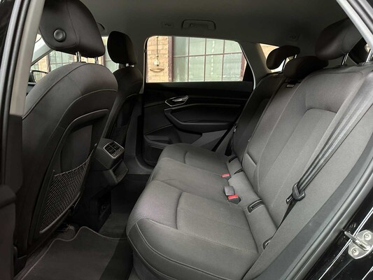 Audi e-tron 50 Quattro Edition 71 kWh 313pk 2020 (Origineel-NL + 1e Eigenaar), J-904-HF