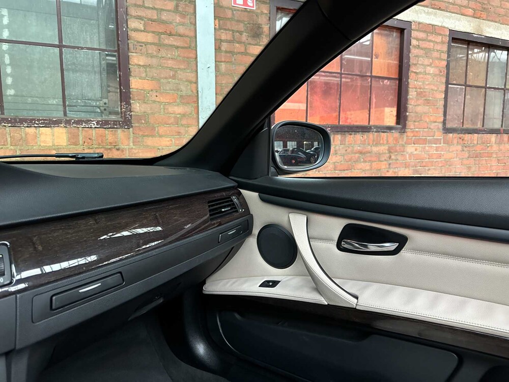 BMW 325i High Executive 217hp 2012 E93 3 Series Convertible, 09-TGN-9