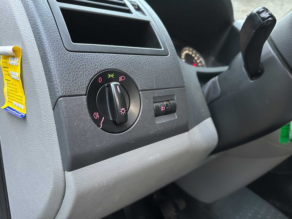 Volkswagen Transporter 7J0 T5 2.0 L1H1 84kW Camper 116pk 2012, HXR-32-F