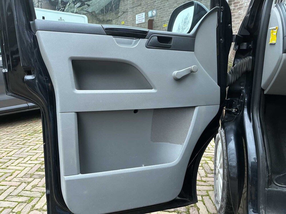 Volkswagen Transporter 7J0 T5 2.0 L1H1 84kW Camper 116pk 2012, HXR-32-F