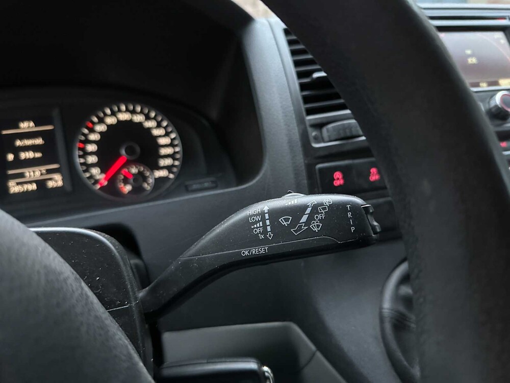 Volkswagen Transporter 7J0 T5 2.0 L1H1 84kW Camper 116pk 2012, HXR-32-F