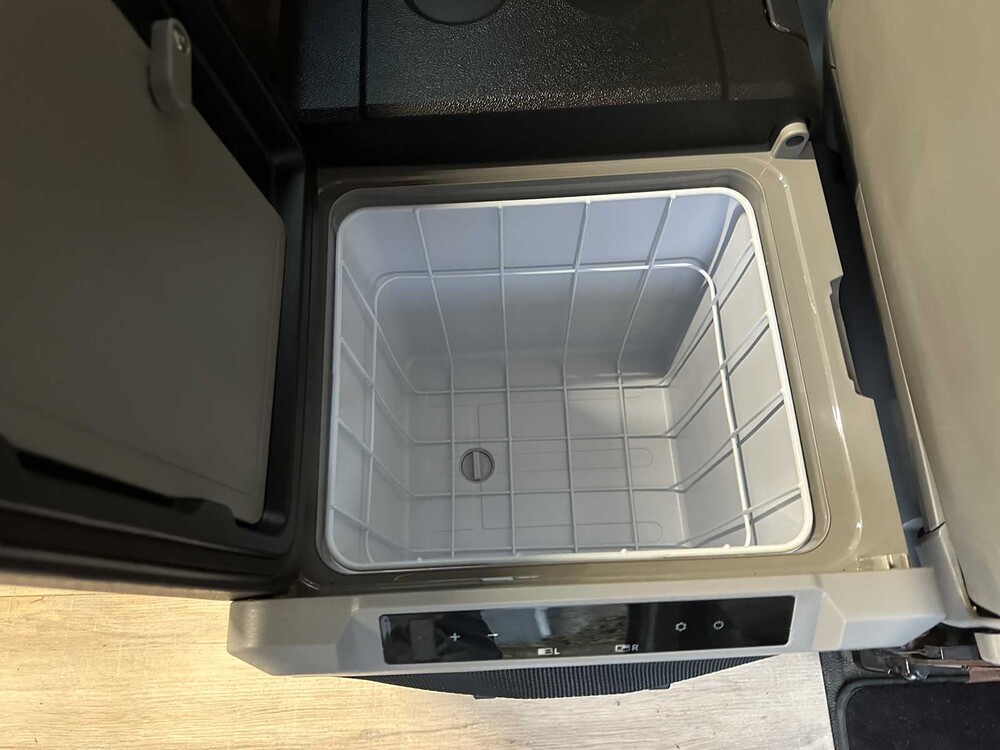 Volkswagen Transporter 7J0 T5 2.0 L1H1 84kW Camper 116pk 2012, HXR-32-F