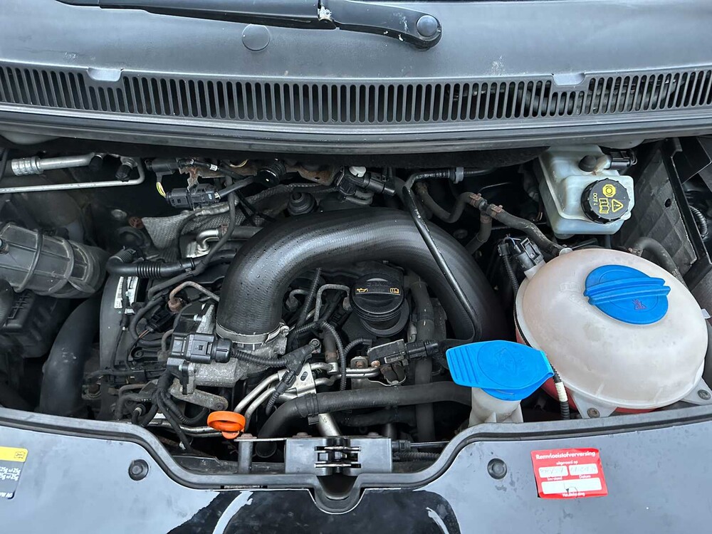 Volkswagen Transporter 7J0 T5 2.0 L1H1 84kW Camper 116 PS 2012, HXR-32-F