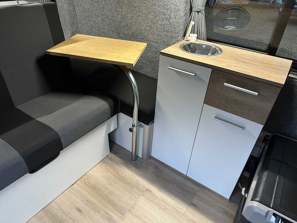 Volkswagen Transporter 7J0 T5 2.0 L1H1 84kW Camper 116 PS 2012, HXR-32-F