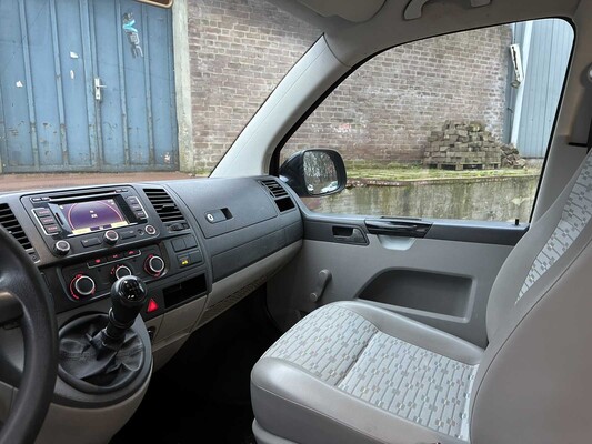 Volkswagen Transporter 7J0 T5 2.0 L1H1 84kW Camper 116pk 2012, HXR-32-F
