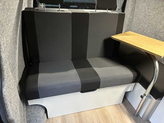 Volkswagen Transporter 7J0 T5 2.0 L1H1 84kW Camper 116pk 2012, HXR-32-F