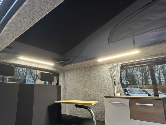 Volkswagen Transporter 7J0 T5 2.0 L1H1 84kW Camper 116 PS 2012, HXR-32-F