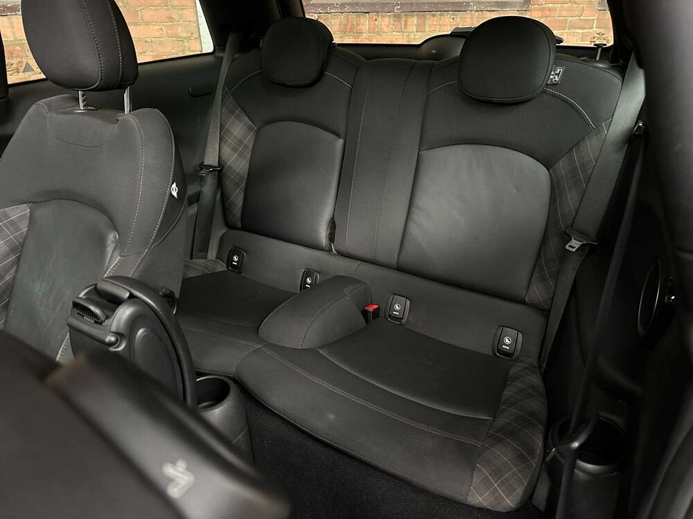 Mini Cooper S 2.0 JCW 400 PS 2014 (Original-NL), 3-XDD-09