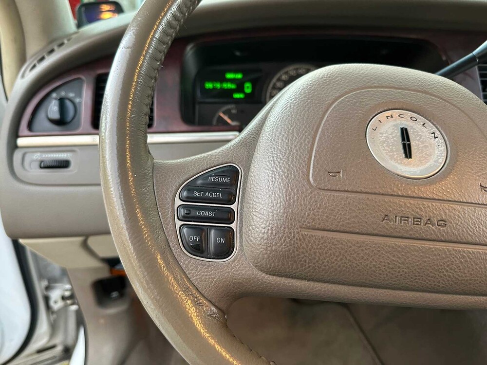 Lincoln Town Car 4.6 V8 Signature (Limousine) 204pk 2003, 62-NG-XN Youngtimer