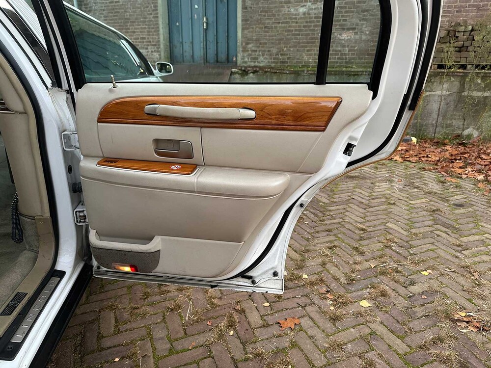Lincoln Town Car 4,6 V8 Signature (Limousine) 204 PS 2003, 62-NG-XN Youngtimer