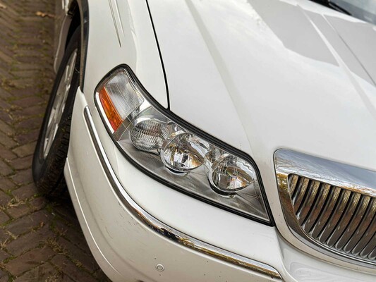 Lincoln Town Car 4.6 V8 Signature (Limousine) 204pk 2003, 62-NG-XN Youngtimer