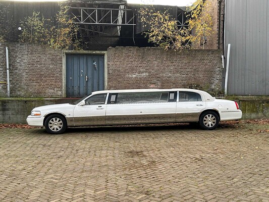 Lincoln Town Car 4,6 V8 Signature (Limousine) 204 PS 2003, 62-NG-XN Youngtimer