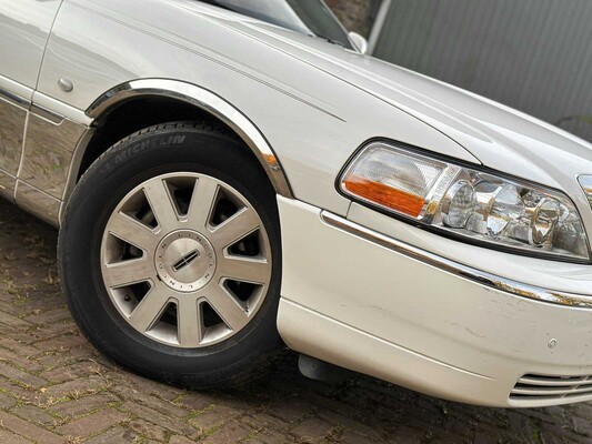 Lincoln Town Car 4,6 V8 Signature (Limousine) 204 PS 2003, 62-NG-XN Youngtimer