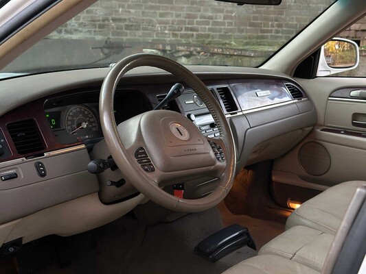 Lincoln Town Car 4,6 V8 Signature (Limousine) 204 PS 2003, 62-NG-XN Youngtimer