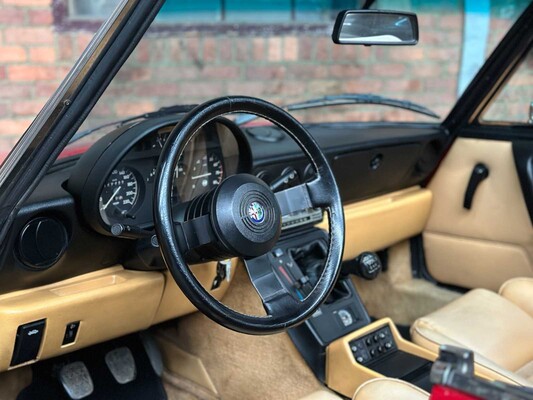 Alfa Romeo Spider 2000 2.0 118pk 1992, 56-RL-TR