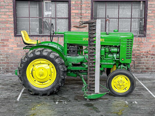 John Deere Model M 2-Cylinder 20hp 1952 Tractor Olditmer