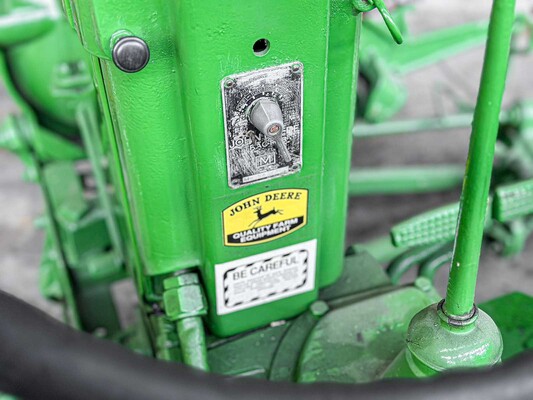 John Deere Model M 2-Cylinder 20hp 1952 Tractor Olditmer