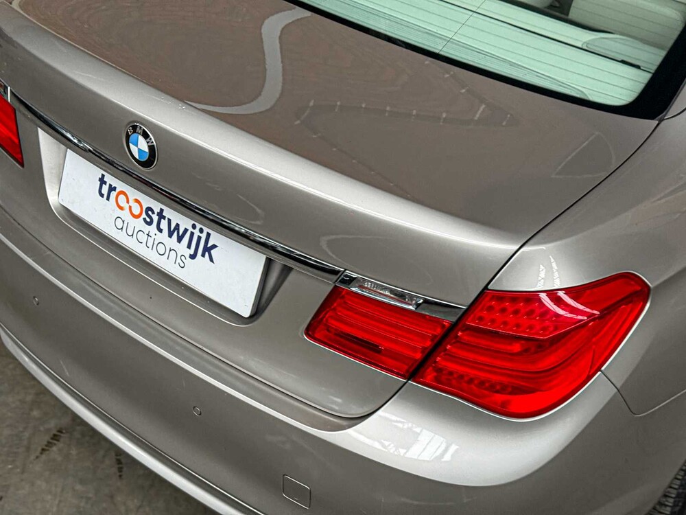 BMW 750i xDrive High 4.4 V8 Executive 408pk 2010 7-Serie, L-524-ZV