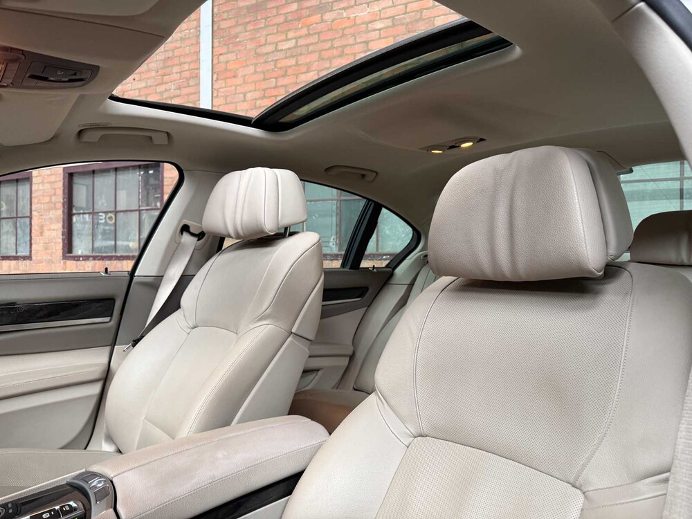 BMW 750i xDrive High 4.4 V8 Executive 408pk 2010 7-Serie, L-524-ZV