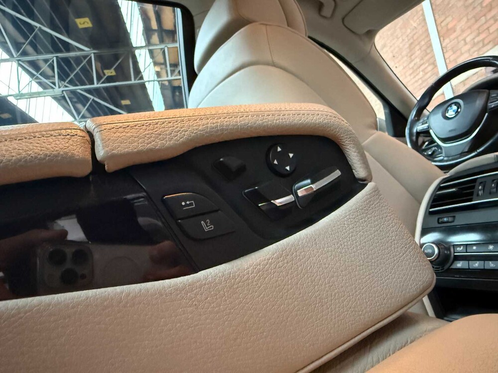 BMW 750i xDrive High 4.4 V8 Executive 408pk 2010 7-Serie, L-524-ZV