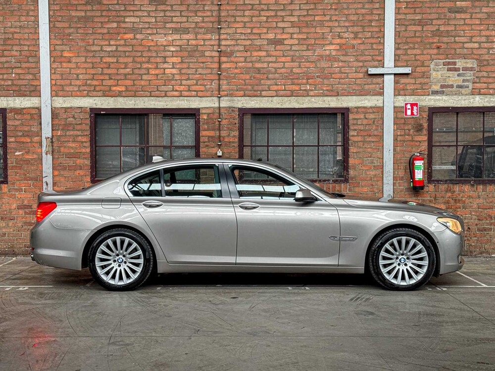 BMW 750i xDrive High 4.4 V8 Executive 408pk 2010 7-Serie, L-524-ZV