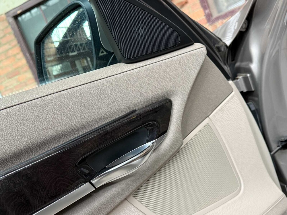 BMW 750i xDrive High 4.4 V8 Executive 408pk 2010 7-Serie, L-524-ZV