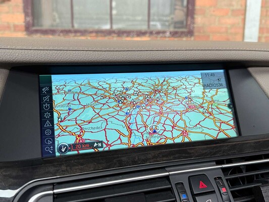 BMW 750i xDrive High 4.4 V8 Executive 408hp 2010 7-Series, L-524-ZV