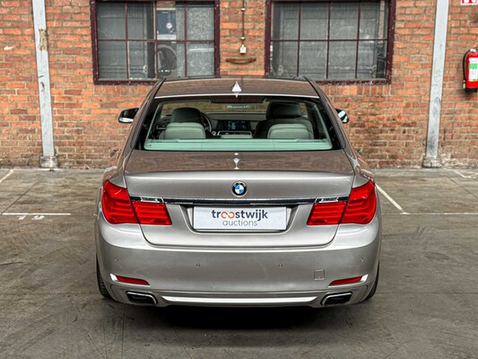 BMW 750i xDrive High 4.4 V8 Executive 408hp 2010 7-Series, L-524-ZV