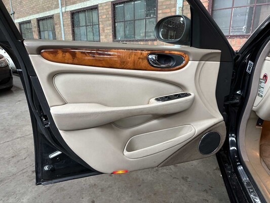 Jaguar XJ8 3.5 V8 258pk 2003 Youngtimer