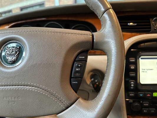 Jaguar XJ8 3.5 V8 258pk 2003 Youngtimer